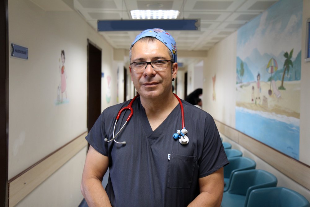 Denizli Devlet Hastanesi Çocuk Cerrahi Uzmanı Op. Dr. Mehmet Erdal Memetoğlu çocuklarda genellikle doğuştan olan kasık fıtıkları hakkında bilgi verdi.