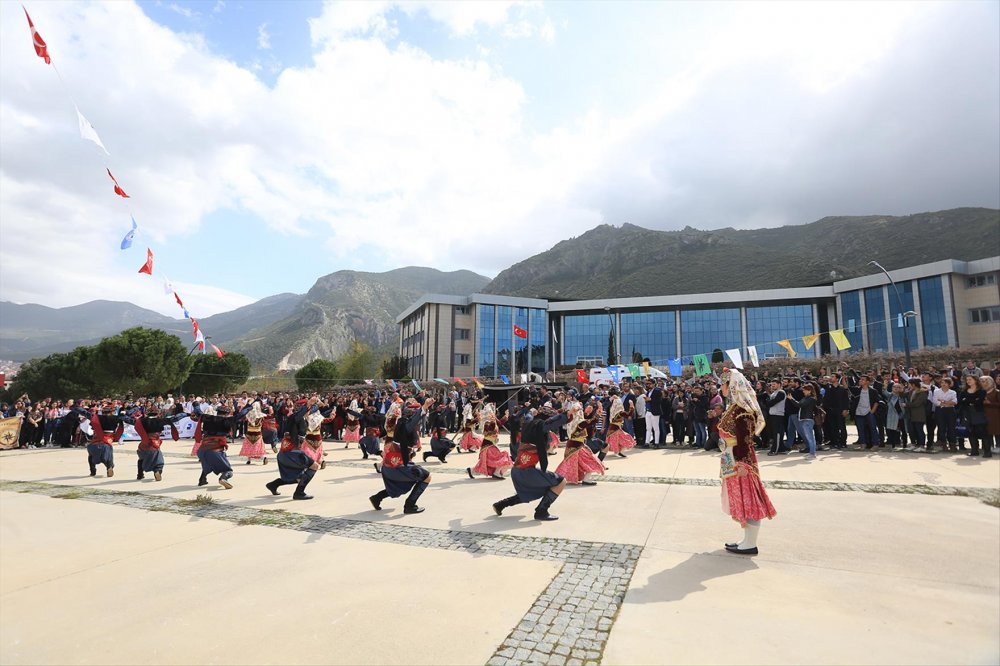 Nevruz Bayramı, Pamukkale Üniversitesi Rektörlüğü Sağlık Kültür ve Spor Daire Başkanlığı tarafından düzenlenen bir dizi etkinlik ile kutlandı.