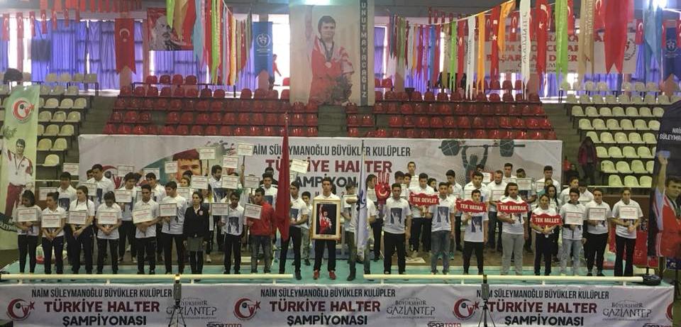 Naim Süleymanoğlu anısına düzenlenen Kulüpler Türkiye Halter Şampiyonasında Denizlili Halterci Mehmet Avcıl toplamda 291 kilogram kaldırarak, henüz 17 yaşında olmasına rağmen önemli rakiplerini geride bırakıp Büyüklerde Türkiye Şampiyonu oldu.