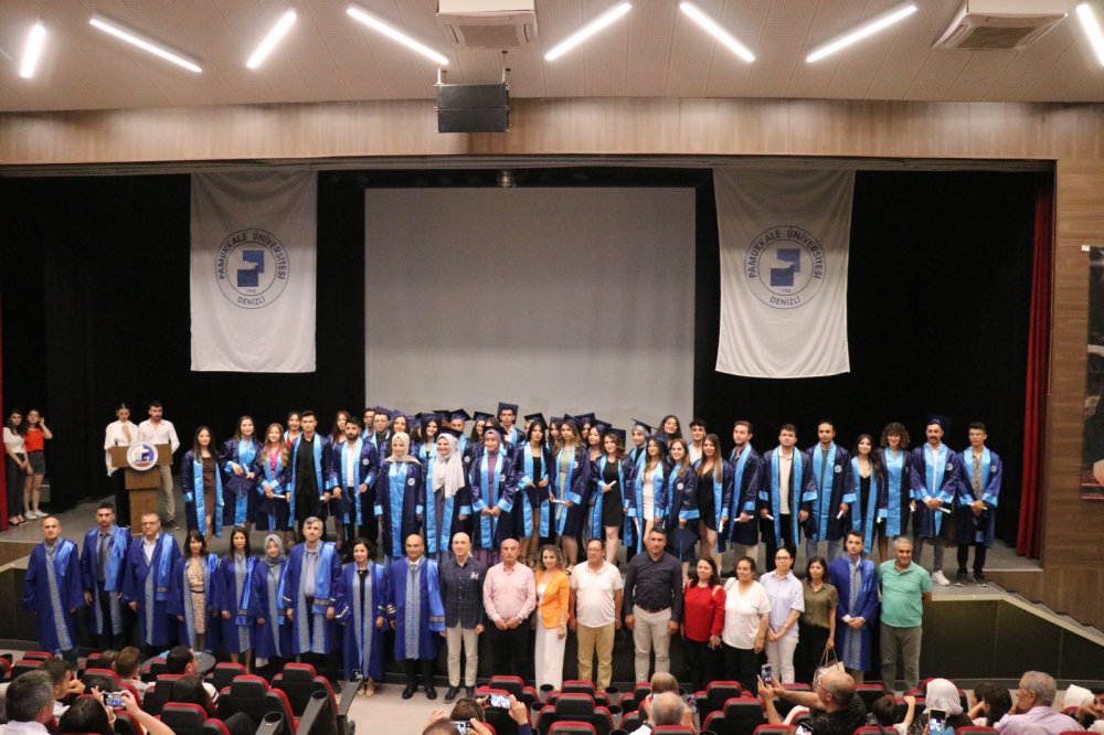 Pamukkale Üniversitesi Sarayköy Meslek Yüksekokulu’nda mezuniyet töreni düzenlendi. Yüksekokul, bu sene 3’üncü dönem mezunlarını verdi.
