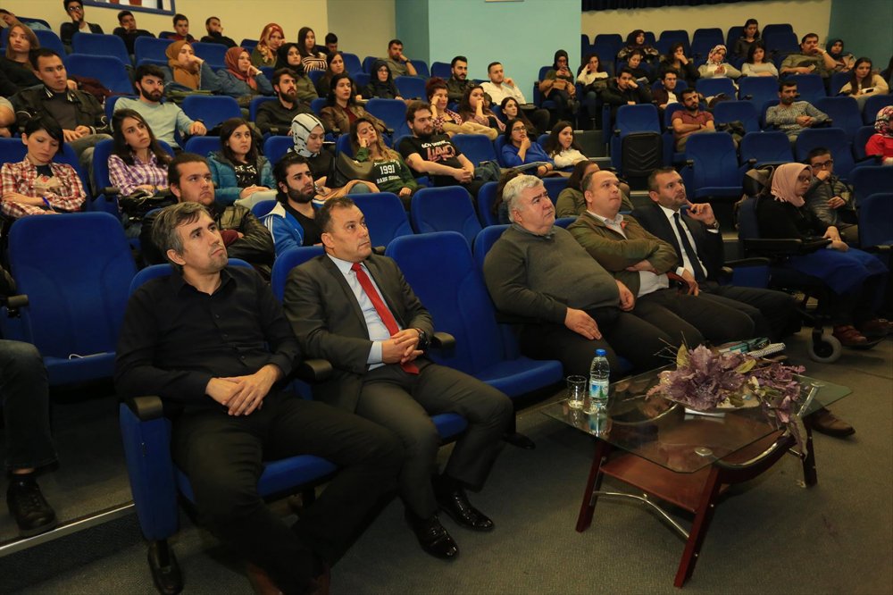 Pamukkale Üniversitesi Fen Edebiyat Fakültesi Tarih Bölümü tarafından “18 Mart Çanakkale Zaferi ve Atatürk” konulu panel düzenlendi.