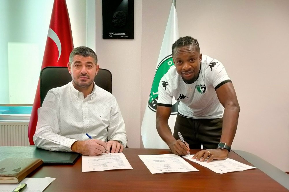 Denizlispor eski oyuncusu Onazi ile 1+1 yıllık sözleşme imzaladı.