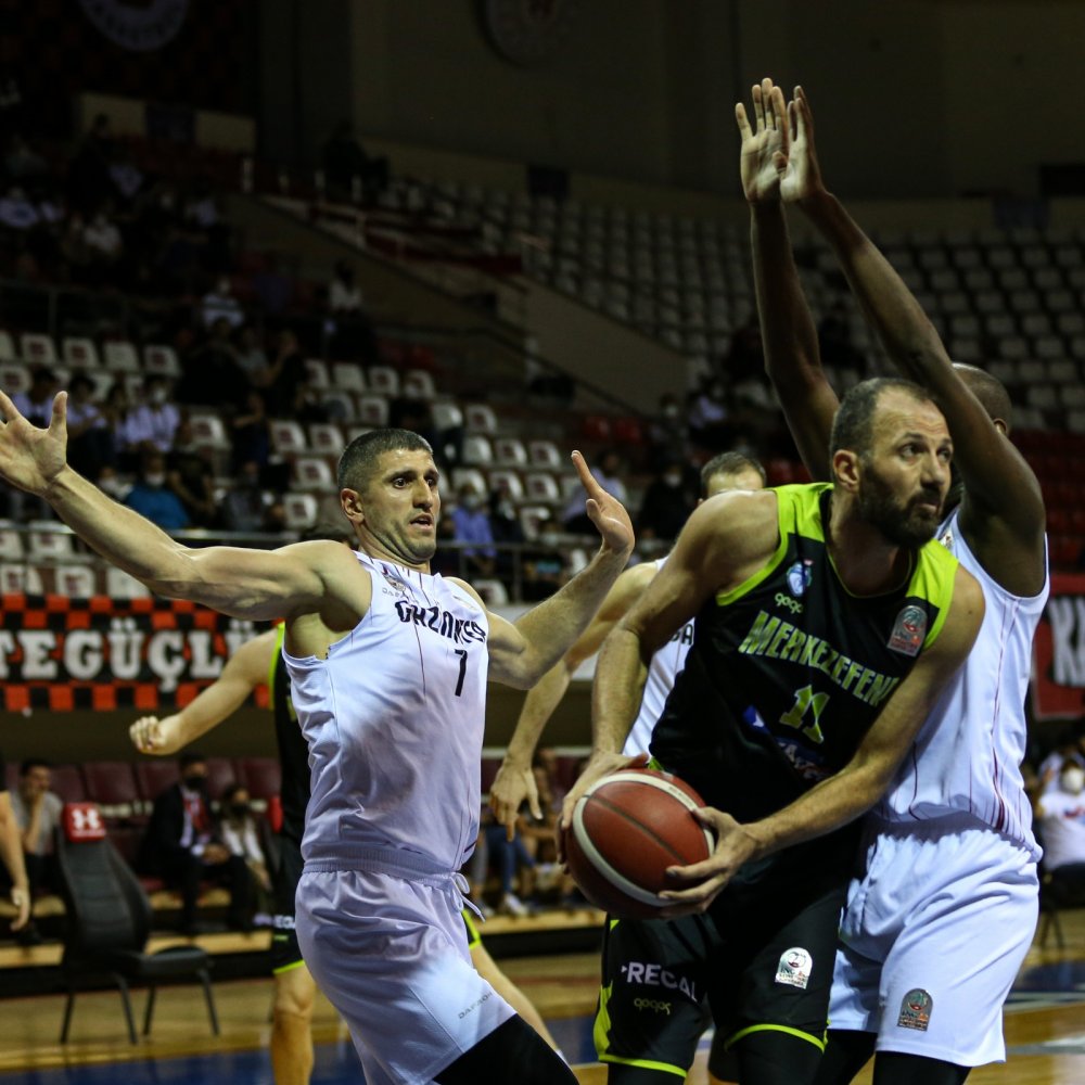 ING Basketbol Süper Ligi’nin 3. Haftasında deplasmanda Gaziantep Basketbol ile karşılaşan Yukatel Merkezefendi Belediyesi rakibi karşısında varlık gösteremedi ve 33 sayı farkla 82-49 mağlup ayrıldı.