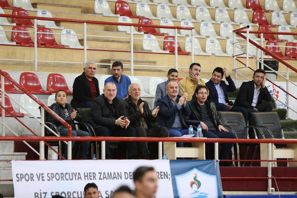 Denizli’yi Bölgesel A Ligi’nde temsil eden Pamukkale Belediyespor Tekerlekli Sandalye Basketbol Takımı, son 2 maçından 2 galibiyet almayı başardı. Mavi-beyazlı takım belirlediği Play-off hedefine ulaşmak için galibiyet serisini devam ettirmek istiyor.