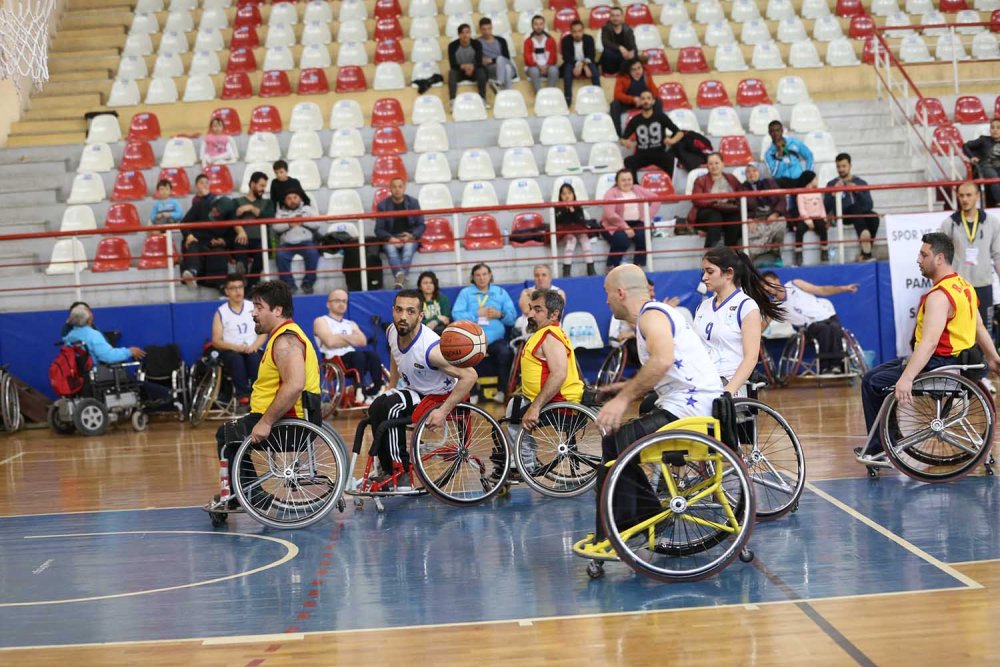 Denizli’yi Bölgesel A Ligi’nde temsil eden Pamukkale Belediyespor Tekerlekli Sandalye Basketbol Takımı, son 2 maçından 2 galibiyet almayı başardı. Mavi-beyazlı takım belirlediği Play-off hedefine ulaşmak için galibiyet serisini devam ettirmek istiyor.