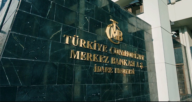 Türkiye Cumhuriyet Merkez Bankası'nın 100 baz puan faiz indirimi kararının ardından dolar ibreyi yukarı çevirerek 10,97'ye kadar ulaştı.