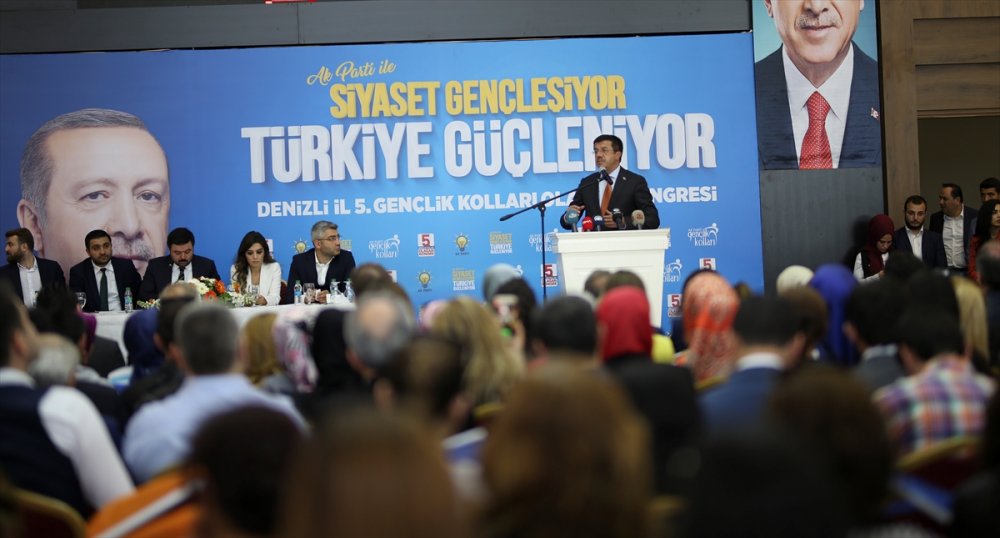 Ekonomi Bakanı Nihat Zeybekci, CHP'den 15 milletvekilinin istifa ederek İYİ Parti'ye katılmasına ilişkin 
