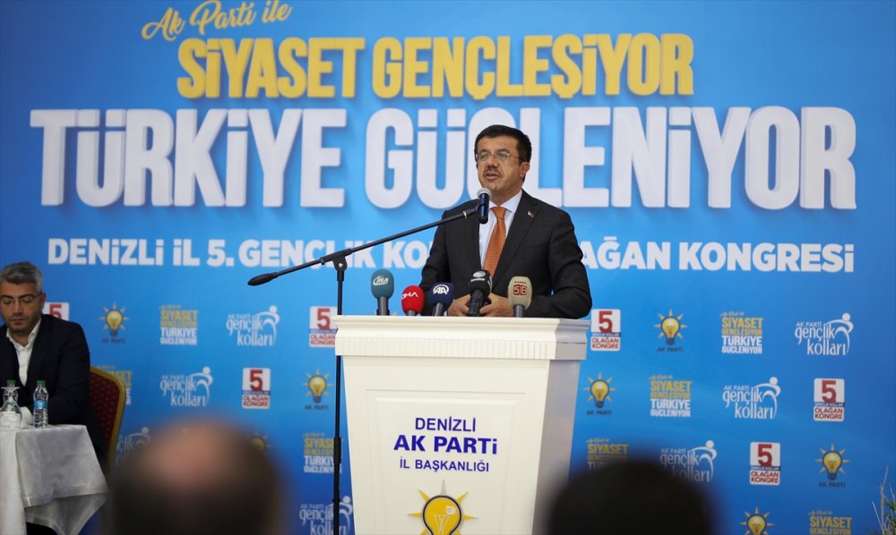 Ekonomi Bakanı Nihat Zeybekci, CHP'den 15 milletvekilinin istifa ederek İYİ Parti'ye katılmasına ilişkin 