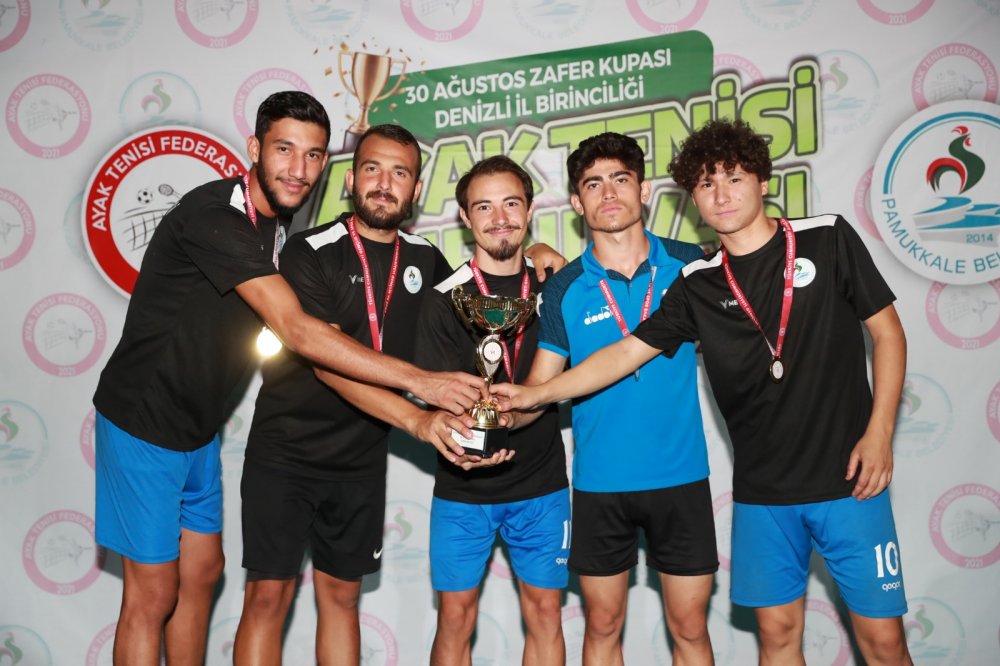 Pamukkale Belediyesi, 30 Ağustos Zafer Kupası Ayak Tenisi Turnuvası düzenlendi.  16 takımın katıldığı turnuvada dereceye giren takımlar, Ayak Tenisi Türkiye Kupası’nda Denizli’yi temsil edecek. 