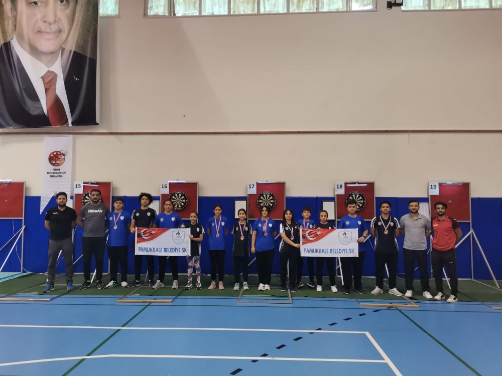Pamukkale Belediyespor’un dartçıları madalya kazanmaya devam ediyor. Mavi-beyazlı kulübün sporcuları hafta sonunda Antalya’da düzenlenen Şehit Demet Sezen Türkiye Dart Şampiyonası 2. Ayak müsabakalarından 9 madalya ile ayrıldı.