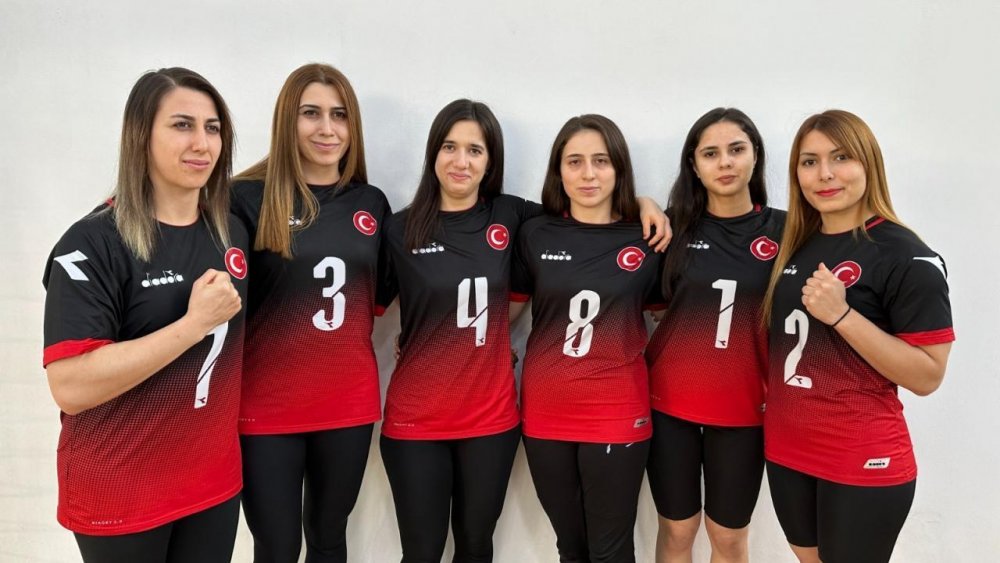Pamukkale Belediyesinin desteklediği Denizlili sporcular Şeyda Nur Kaplan ve Berfin Altan'ın da aralarında bulunduğu Türkiye Golbol Kadın Milli Takımı Dünya Şampiyonu oldu.