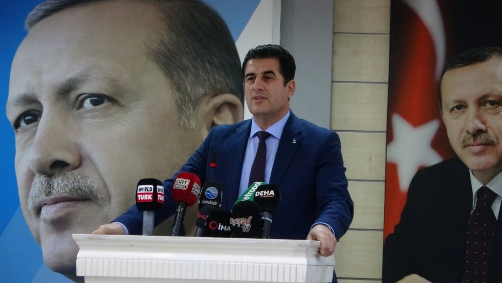 AK Parti Denizli Milletvekili aday adayları, Denizli AK Parti İl Başkanlığında düzenlenen toplantıda tanıtıldı. 14 Mayıs'ta yapılacak seçimlerde milletvekili aday adayı olduğunu açıklayan 40 isimin hedefi, milletvekili sayısını yükseltmek olduğunu açıkladı.