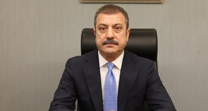 TCMB Başkanı Şahap Kavcıoğlu, yatırımcılarla gerçekleştirilen toplantıda, dezenflasyon süreci boyunca politika faizinin enflasyonun üzerinde tutma kararlılığının devam edeceğini söyledi.