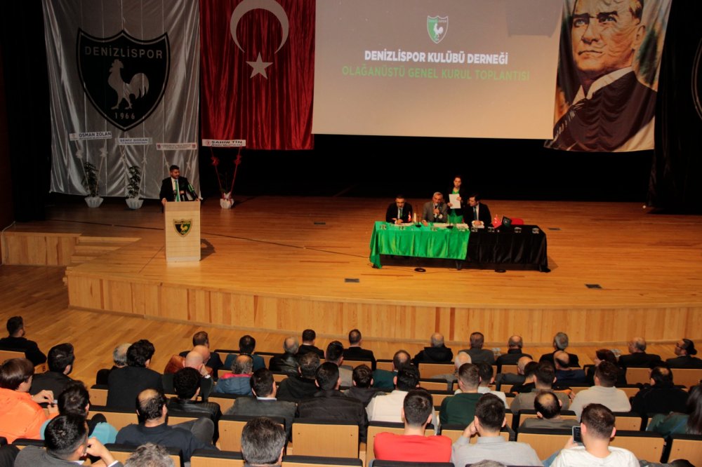 Altaş Denizlispor yönetim kurulu, olağanüstü genel kurulu toplantısında şirketleşme yetkisini oy çokluğuyla aldı.