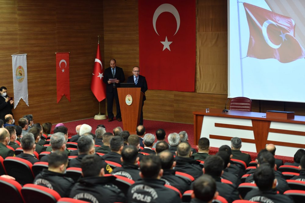 Cumhurbaşkanı Recep Tayyip Erdoğan tarafından tevcih edilen Türkiye Cumhuriyeti Devlet Övünç Madalyaları dört gaziye düzenlenen törenle Vali Ali Fuat Atik tarafından verildi.