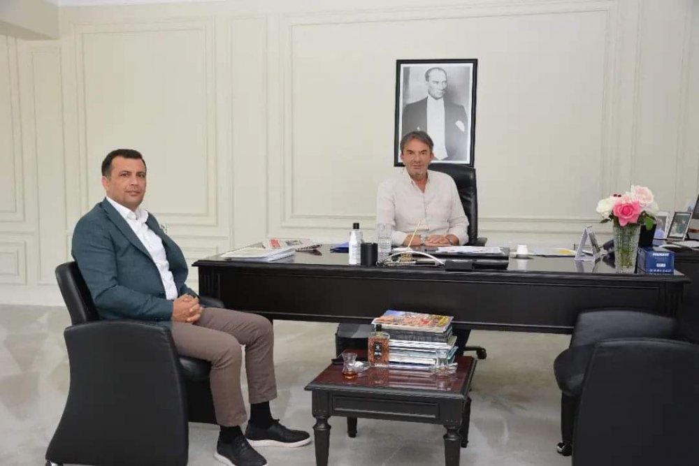 Türkiye’nin en önemli sanayi kuruluşlarından Gökhan Tekstil, kurucularının memleketi olan Babadağ Belediyesi'ne çöp taksi hibe etti. Başkan Ali Atlı 