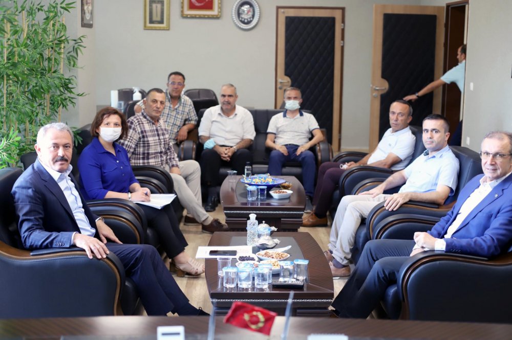 AK Partili Şahin Tin, Gençlik ve Spor İl Müdürü Ahmet İbanoğlu’nu makamında ziyaret etti. 