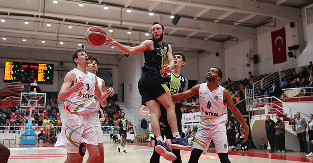 Yukatel Merkezefendi Belediyesi Basket’in yıldızı Max Heidegger takımdan ayrılıyor.  Turkish Airlines EuroLeague ekiplerinden Baskonia 25 yaşındaki Amerikalı guard ile anlaşma sağladı. Transferin kısa süre içerisinde tamamlanması bekleniyor.