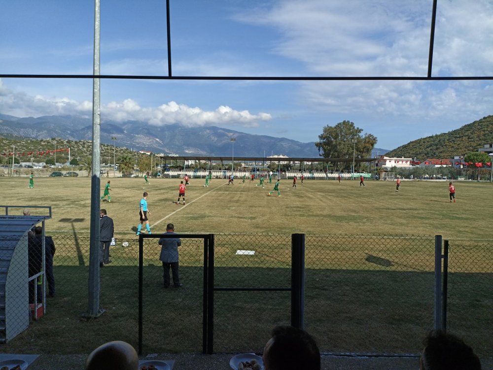 Sarayköyspor, Bölgesel Amatör Lig'de sezonun ilk maçında Demre Belediyespor ile 1-1 berabere kaldı. 