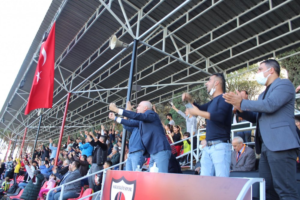 Bölgesel Amatör Lig (BAL) ekiplerinden Sarayköyspor yenilenen stadında çıktığı ilk maçta Burdur MAKÜ'yü 1-0 mağlup etti.