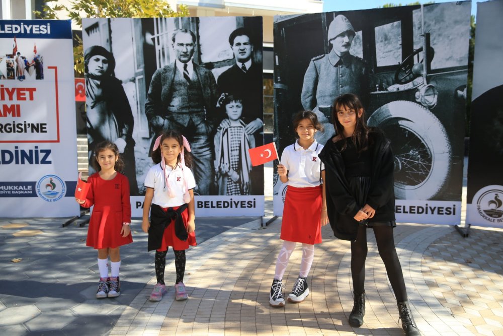 Pamukkale Belediyesi, Cumhuriyet’in ilanının 99. Yıl dönümünde “29 Ekim Cumhuriyet Bayramı Atatürk Sergisi” konulu fotoğraf sergisi açtı. Ulu Önder Mustafa Kemal Atatürk’ün fotoğraflarının yer aldığı sergi vatandaşlardan büyük ilgi gördü.